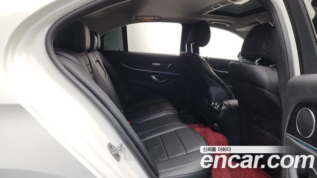 Mercedes-Benz E-Class E220d 4MATIC Avantgarde