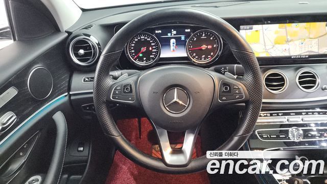 Mercedes-Benz E-Class E220d 4MATIC Avantgarde