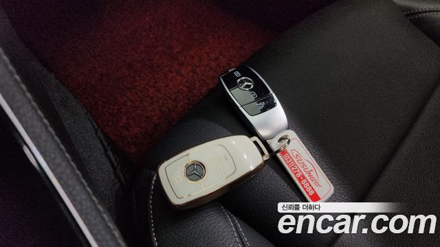 Mercedes-Benz E-Class E220d 4MATIC Avantgarde