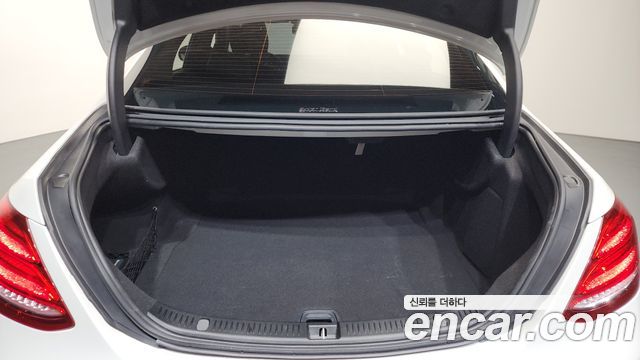 Mercedes-Benz E-Class E220d 4MATIC Avantgarde