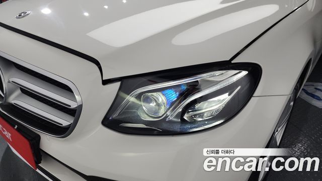 Mercedes-Benz E-Class E220d 4MATIC Avantgarde