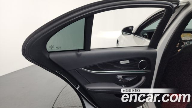 Mercedes-Benz E-Class E220d 4MATIC Avantgarde