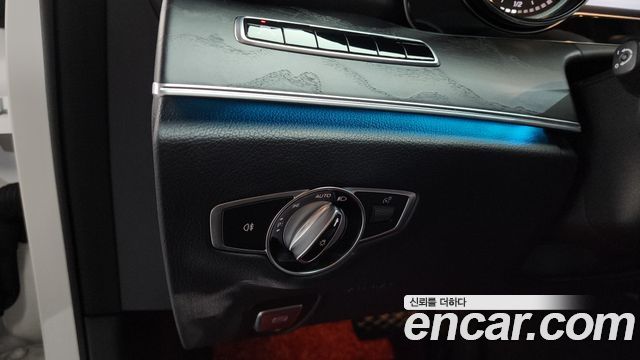 Mercedes-Benz E-Class E220d 4MATIC Avantgarde