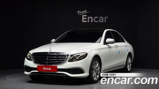 Mercedes-Benz E-Class E300 4MATIC Exclusive