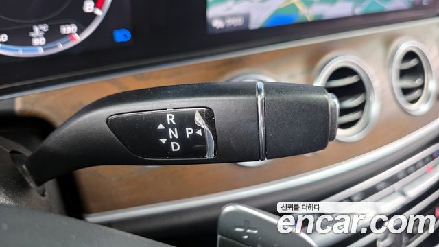Mercedes-Benz E-Class E300 4MATIC Exclusive