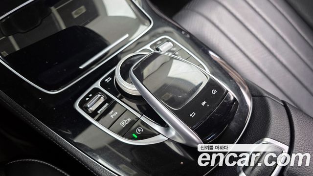 Mercedes-Benz E-Class E300 4MATIC Exclusive
