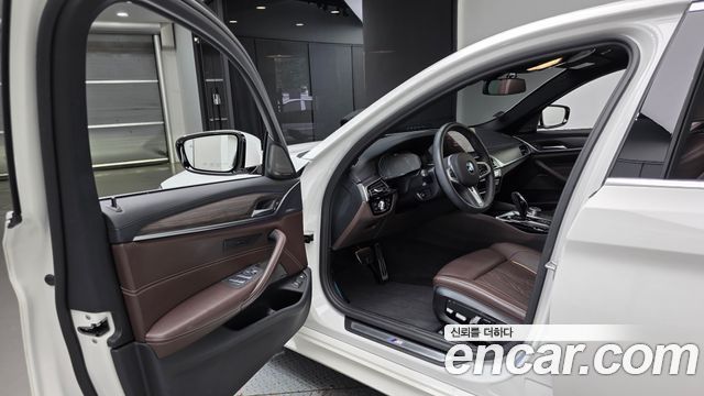 BMW 5-Series 530e M Sport