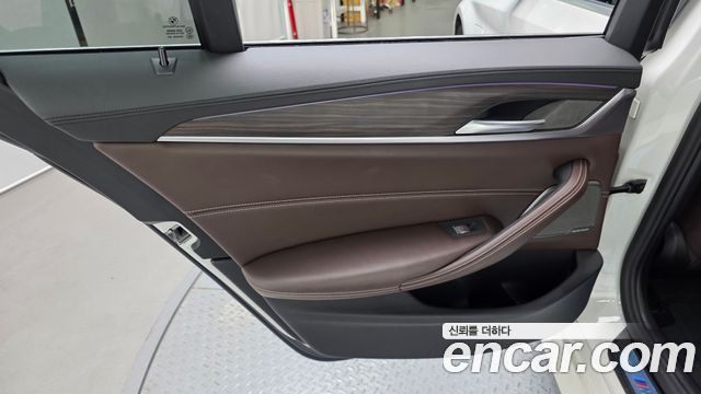 BMW 5-Series 530e M Sport