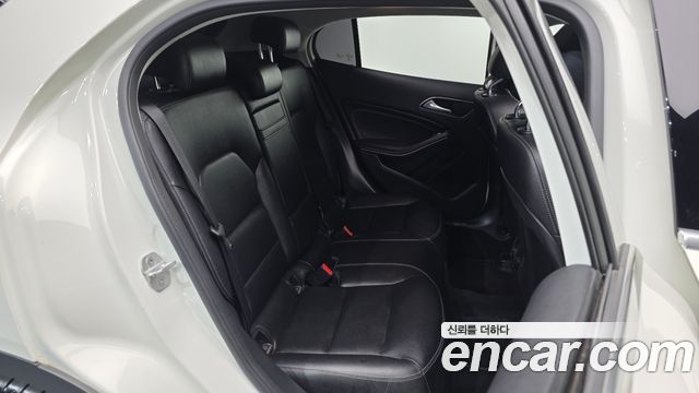 Mercedes-Benz GLA-Class GLA200 d