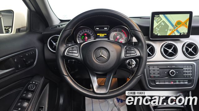 Mercedes-Benz GLA-Class GLA200 d