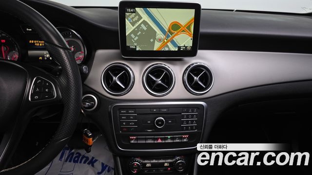 Mercedes-Benz GLA-Class GLA200 d