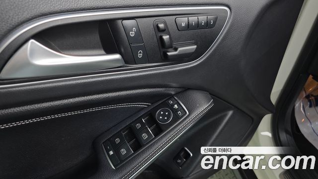 Mercedes-Benz GLA-Class GLA200 d