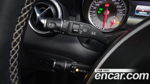 Mercedes-Benz GLA-Class GLA200 d