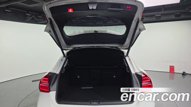 Mercedes-Benz GLA-Class GLA200 d