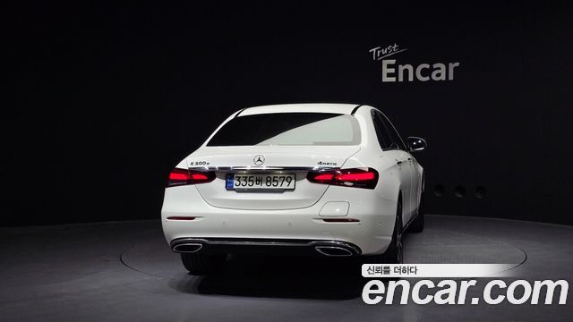 Mercedes-Benz E-Class E300e 4MATIC Exclusive