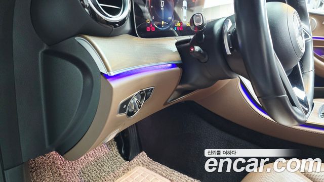 Mercedes-Benz E-Class E300e 4MATIC Exclusive