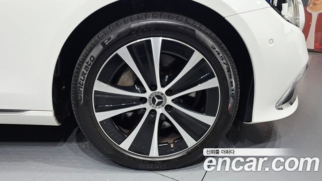 Mercedes-Benz E-Class E300e 4MATIC Exclusive