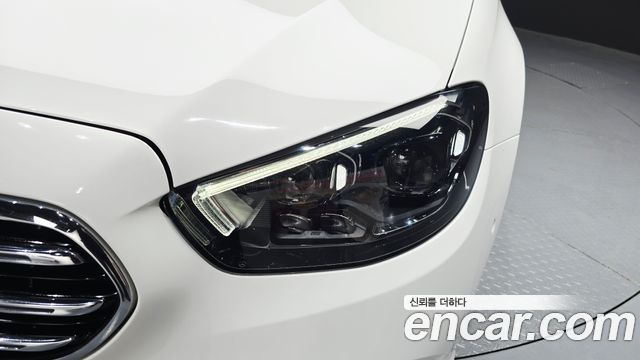 Mercedes-Benz E-Class E300e 4MATIC Exclusive