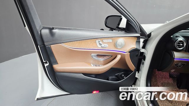Mercedes-Benz E-Class E300e 4MATIC Exclusive