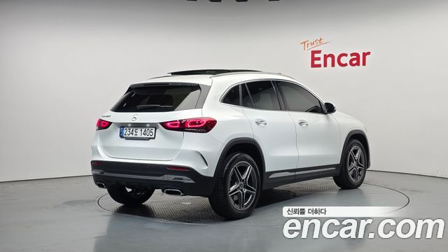 Mercedes-Benz GLA-Class GLA220