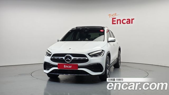 Mercedes-Benz GLA-Class GLA220