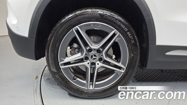 Mercedes-Benz GLA-Class GLA220