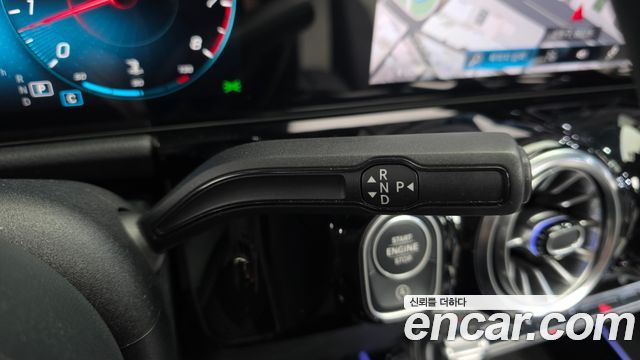 Mercedes-Benz GLA-Class GLA220