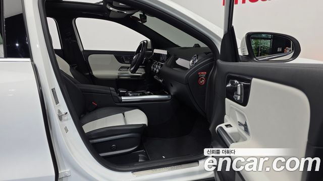 Mercedes-Benz GLA-Class GLA220