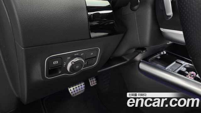 Mercedes-Benz GLA-Class GLA220