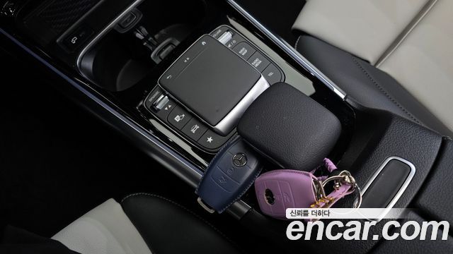 Mercedes-Benz GLA-Class GLA220