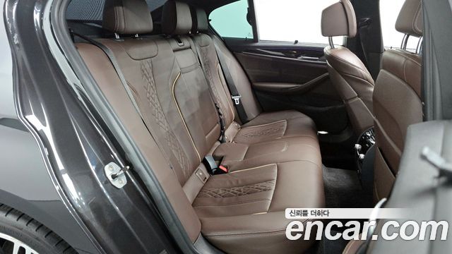 BMW 5-Series 530i M Sport Package Plus