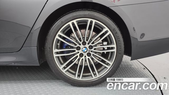 BMW 5-Series 530i M Sport Package Plus