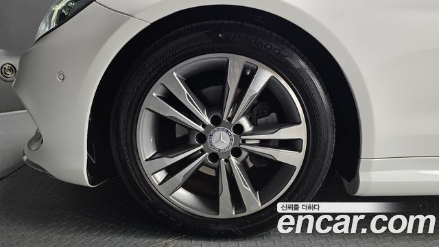 Mercedes-Benz E-Class E200 Cabriolet