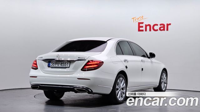 Mercedes-Benz E-Class E300 4MATIC Exclusive