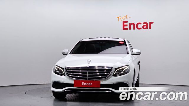 Mercedes-Benz E-Class E300 4MATIC Exclusive