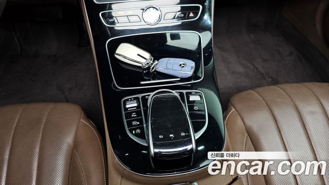 Mercedes-Benz E-Class E300 4MATIC Exclusive