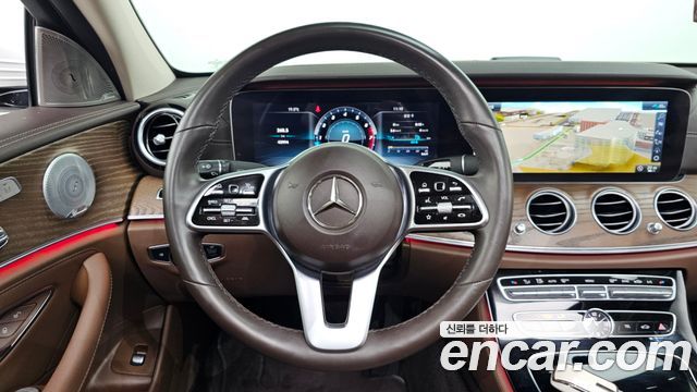 Mercedes-Benz E-Class E300 4MATIC Exclusive