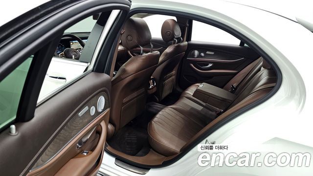 Mercedes-Benz E-Class E300 4MATIC Exclusive
