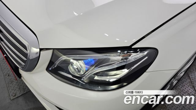 Mercedes-Benz E-Class E300 4MATIC Exclusive