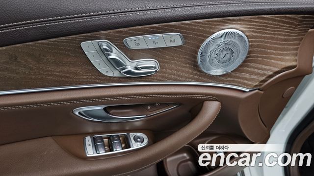 Mercedes-Benz E-Class E300 4MATIC Exclusive