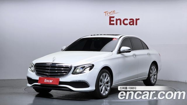 Mercedes-Benz E-Class E300 4MATIC Exclusive