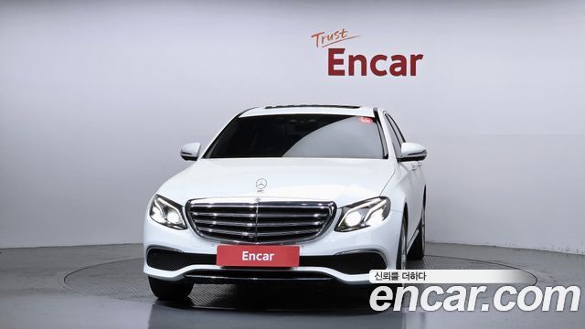 Mercedes-Benz E-Class E300 4MATIC Exclusive