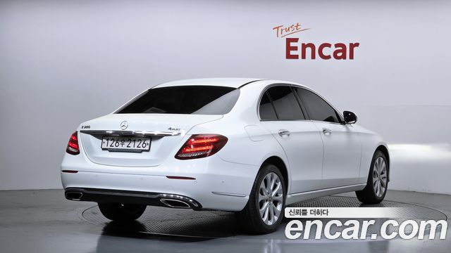 Mercedes-Benz E-Class E300 4MATIC Exclusive