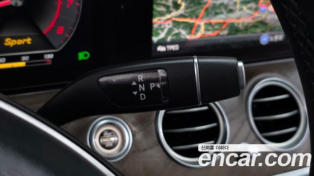 Mercedes-Benz E-Class E300 4MATIC Exclusive