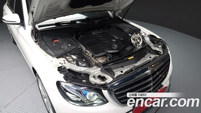Mercedes-Benz E-Class E220d 4MATIC Exclusive