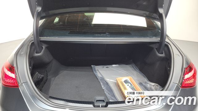 Mercedes-Benz C-Class C200 4MATIC Avantgarde