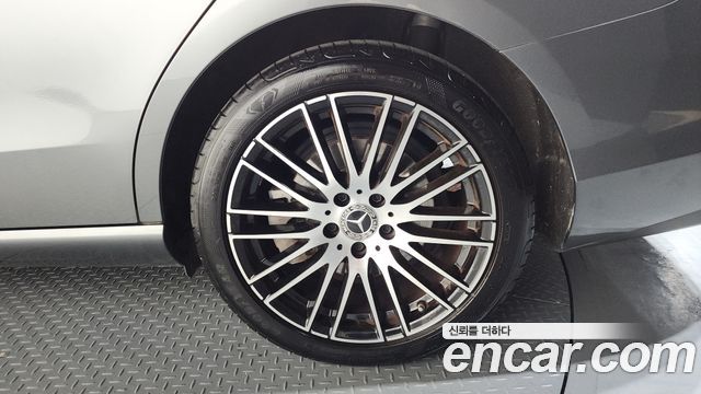 Mercedes-Benz C-Class C200 4MATIC Avantgarde