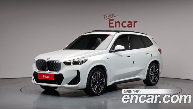 BMW iX1 xDrive 30 M Sport