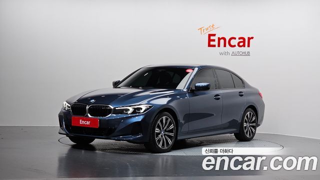 BMW 3-Series 320i