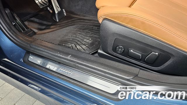 BMW 3-Series 320i